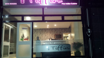 Tiffin outside