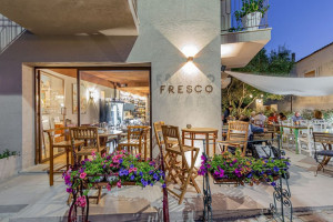 Fresco Wine&food outside