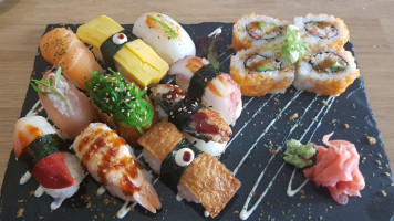 Kuraudo Sushi Gyoza food