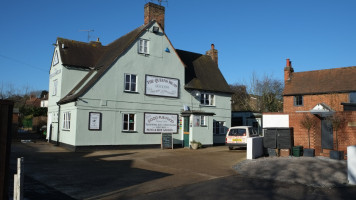 The Queens Head outside