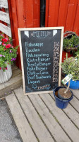 Henningsvær Lysstoperi Cafe outside