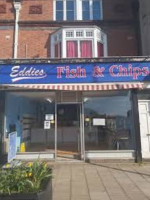 Eddy's Fish Chips Potters outside