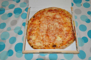 Pizza Smile Via Baiamonti food
