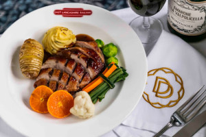Dining With Distinction food