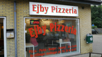 Ejby Pizzaria outside