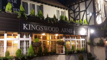 The Kingswood Arms outside