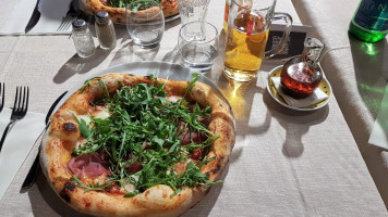 Castelnuovo Trattoria E Pizzerie food