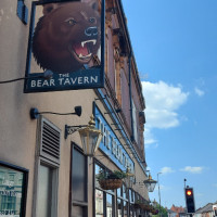 Bear Tavern outside