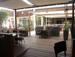 Timber's Brasserie outside