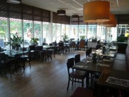 Timber's Brasserie inside