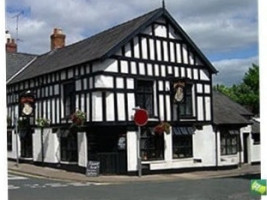 Queen's Head inside