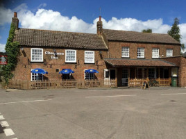 The Chequers Inn outside