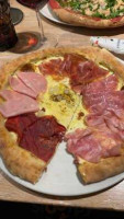 Il Forno Italien Pizzas food