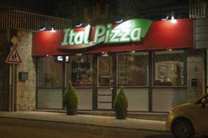 Ital Pizza outside
