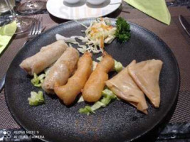Le Village Chinois food