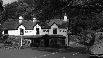 The Queens Head food