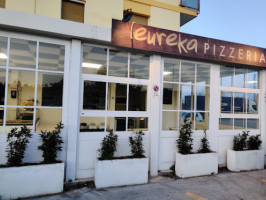 Eureka Pizza Al Taglio outside