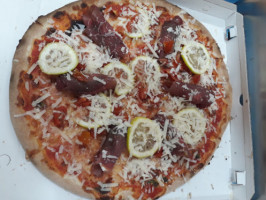 Giro Pizza Di Marisa Maggio food