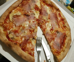 Pizzeria Zafferano food