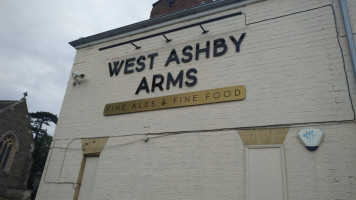 West Ashby Arms outside