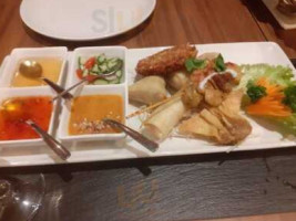 Sao Thai Cuisine food