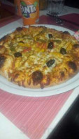 Royale Pizza Family food