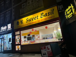 Sweet Besil Chinise Thai Rest outside