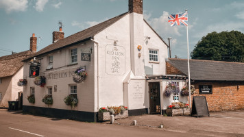 Red Lion Inn outside