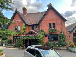The Greyhound Finchampstead outside