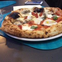 Pizzeria Madremia food