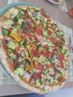 Pizz .emolo food