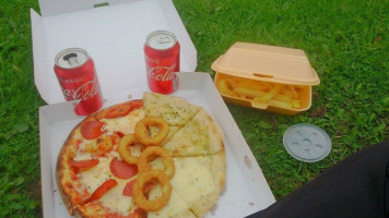 Gizmo's Pizzeria Takeaway And Deliveries food