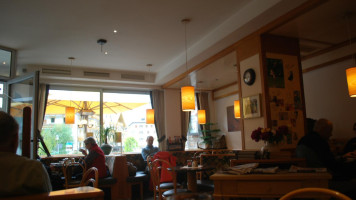 Cafe Des Alpes food