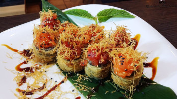 Iku Sushi inside