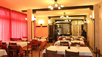 La Taverna Lucana inside