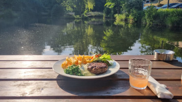 Skovmoellen food