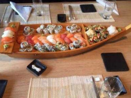 Lv Sushi food