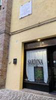 Sardina Street Food inside