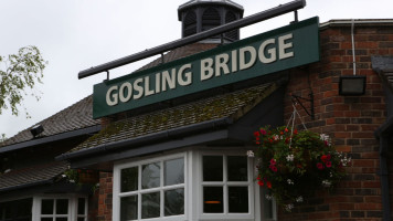 Gosling Bridge Inn outside