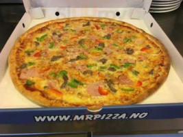 Mr Pizza food