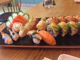 Rå Sushi food