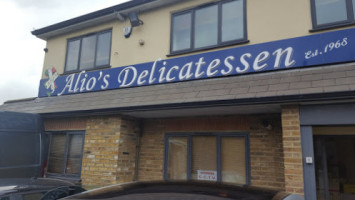 Alio's Delicatessen outside