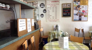 Zavaroni's Cafe Argyle Street inside