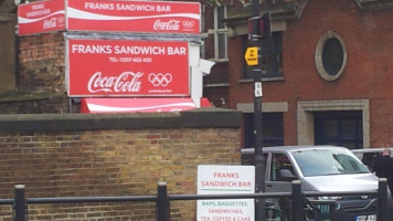 Frank's Sandwich outside