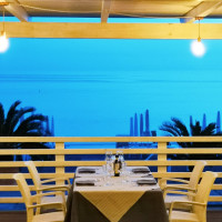 L'approdo Il In Riva Al Mare food