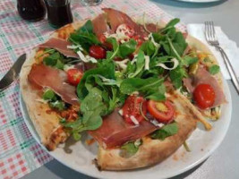 Bistro-pizzeria Vesna Loborika food