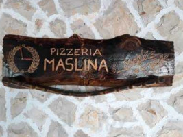 Pizzeria Maslina inside
