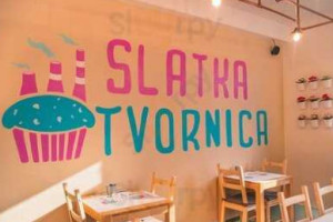 Slatka Tvornica food