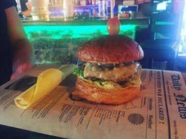 Beer Pub&burger House-uvik Kontra food