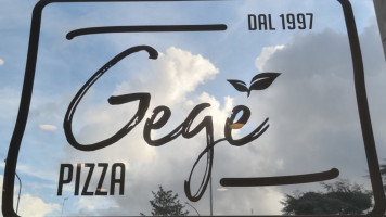 Gege Pizza food